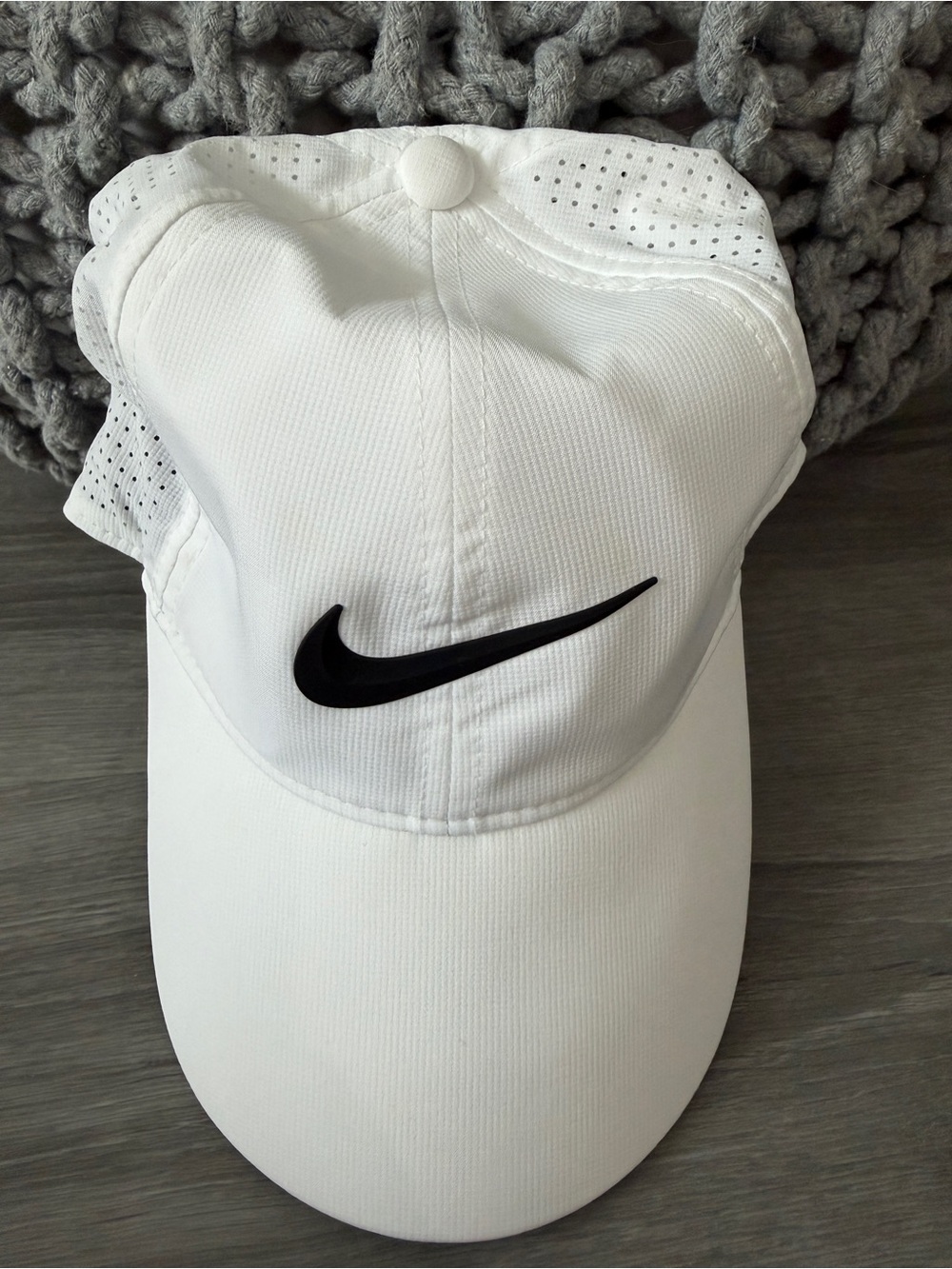 Nike AeroBill Legacy91 Women’s White Dri-FIT Golf Hat One Size NWT